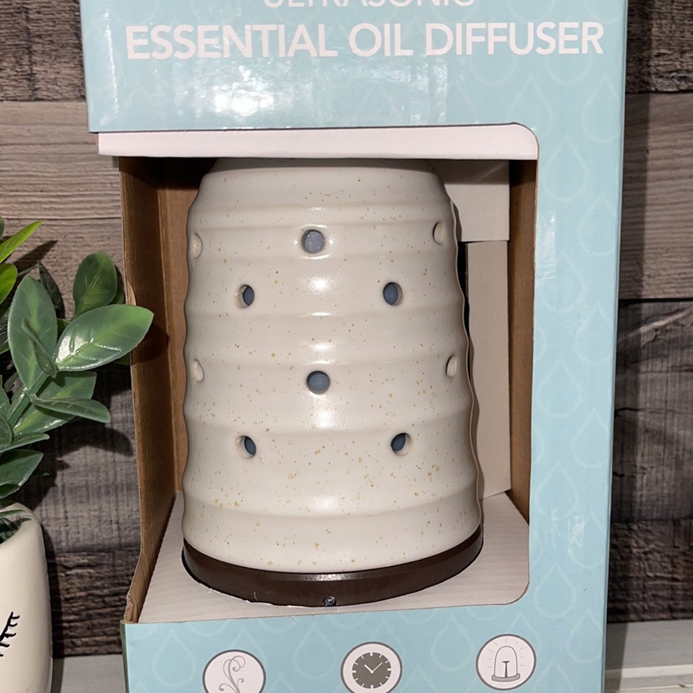 ❤️NEW!!!❤️ Ultrasonic Essential Oil Diffuser. - Picture 6 of 15